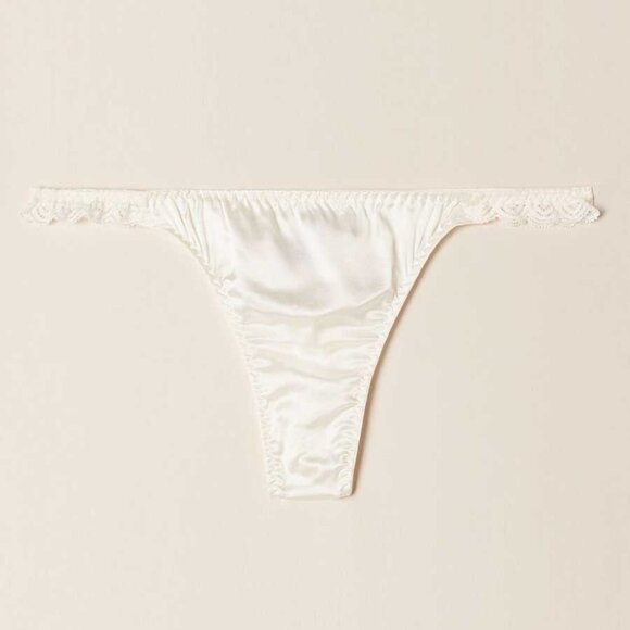 Intimissimi Silk and Lace String in Ivory - Picture 5 of 7